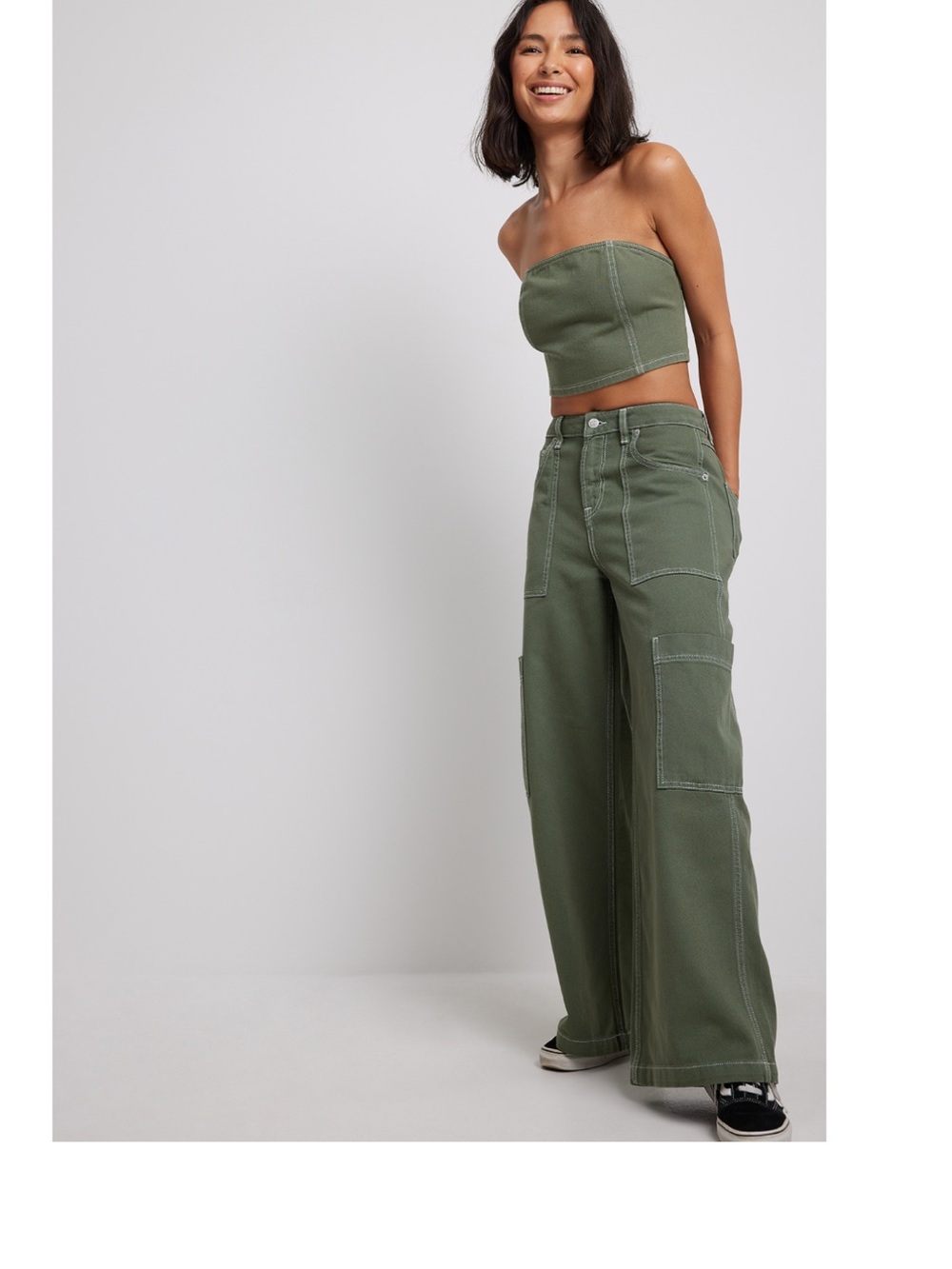 High-Rise Wide-Leg Cargo Pants in Olive